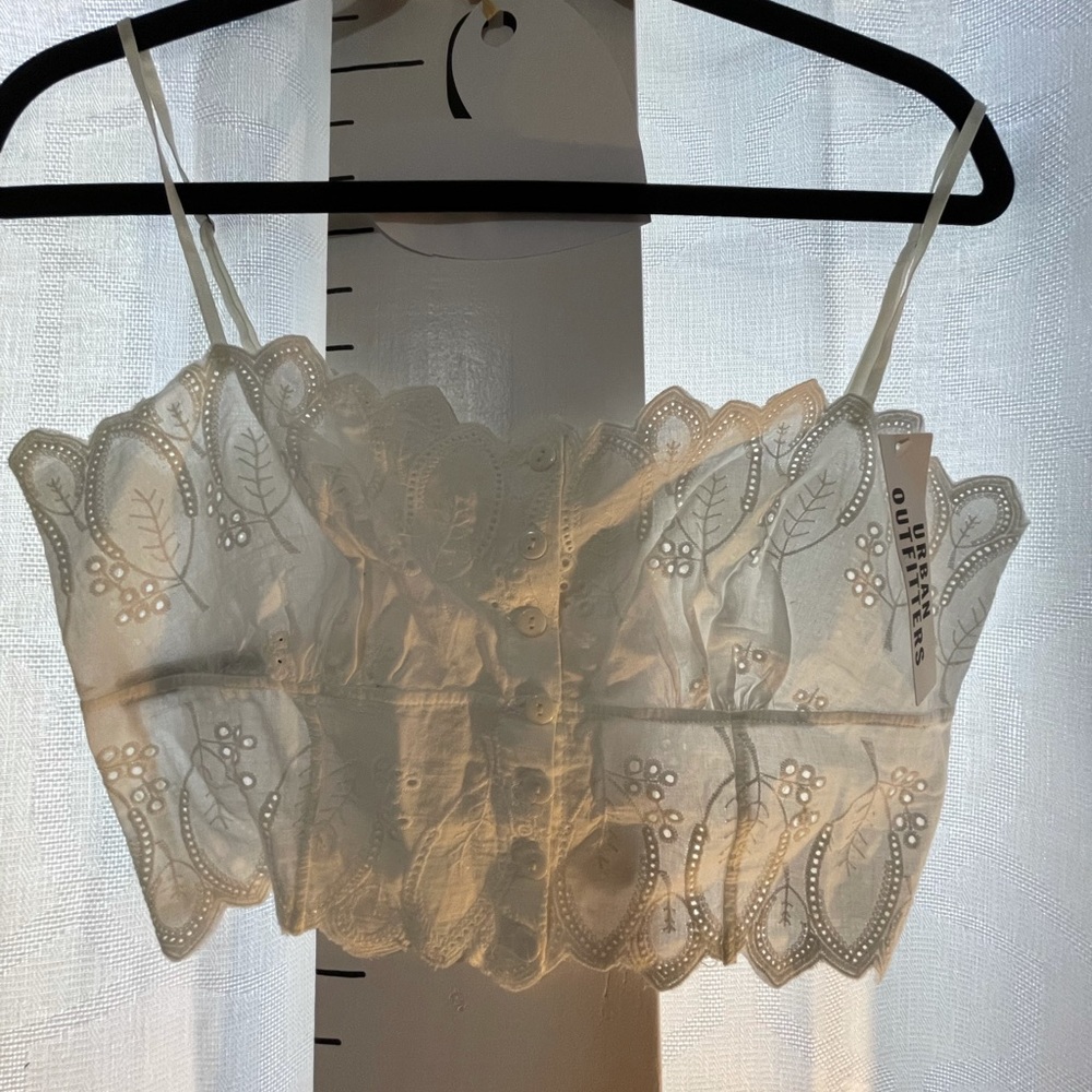 New crop top bra from urban outfitters- medium, size 4